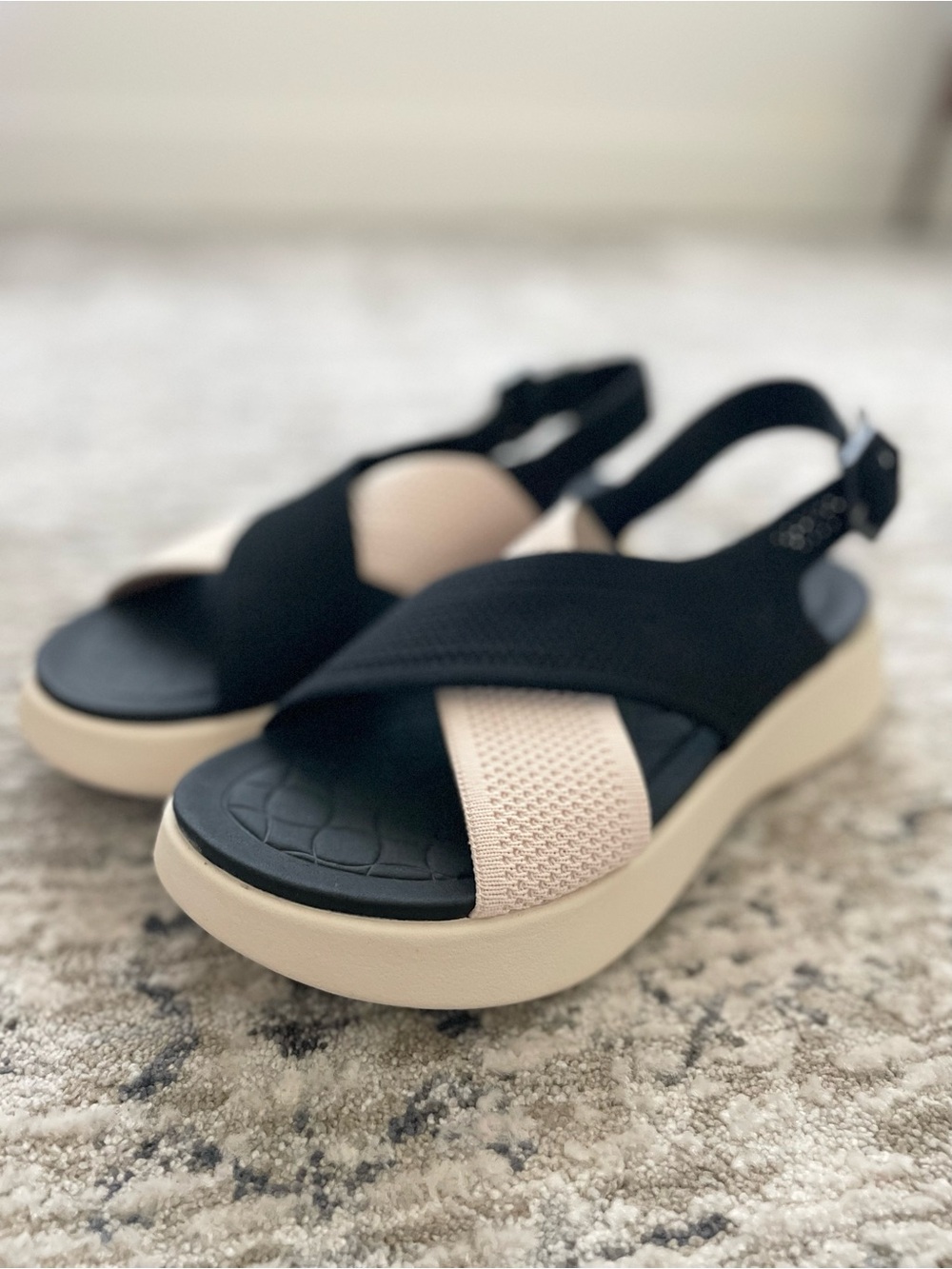 Vivaia Kara Adaptall Walker Sandals Black & Cream Size 9 (40) - Picture 2 of 11